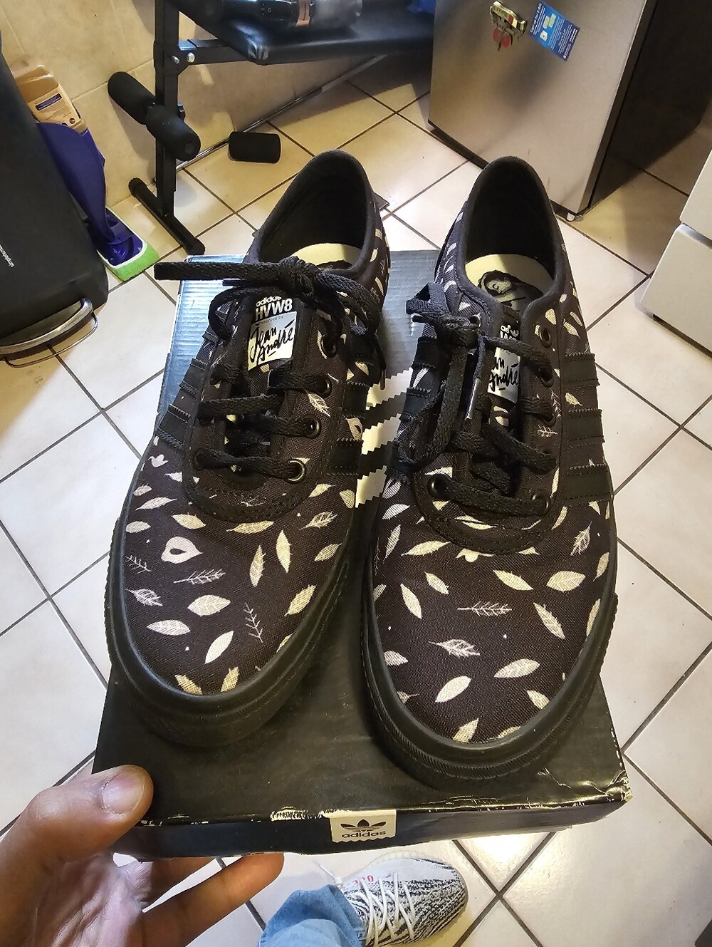 Adidas HV W8 SKATE SHOES